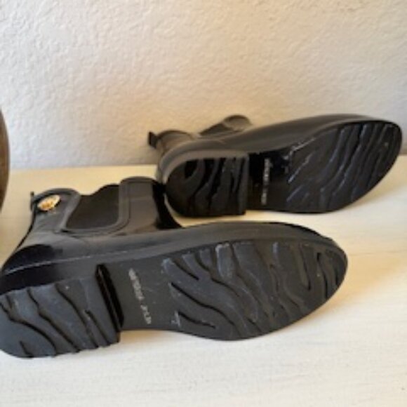 Michael Kors BENJI black rain boots with gold accent SIZE 7 - Picture 4 of 6